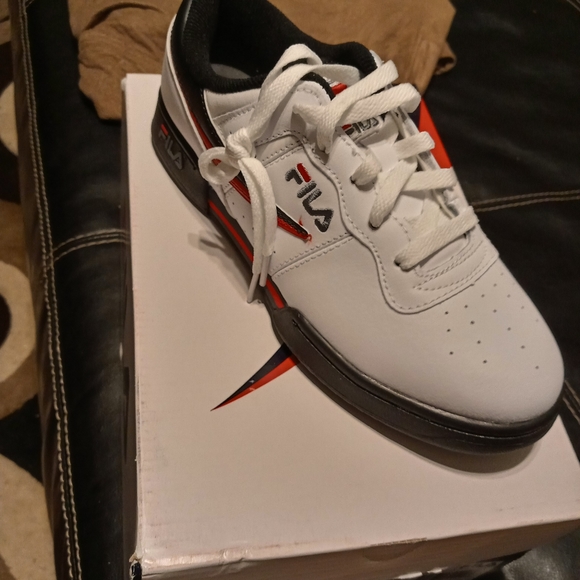 Fila - Picture 2 of 2